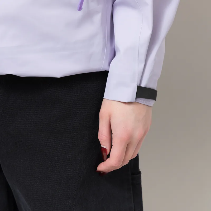 Arc'teryx Womens Beta GORE-TEX Jacket Mallow-9