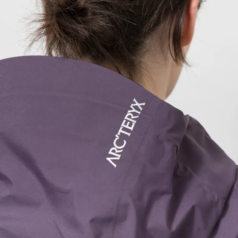 Arc'teryx Womens Beta SL GORE-TEX Jacket Moondrop-4