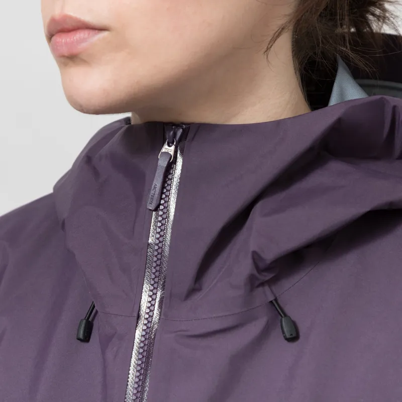 Arc'teryx Womens Beta SL GORE-TEX Jacket Moondrop-3