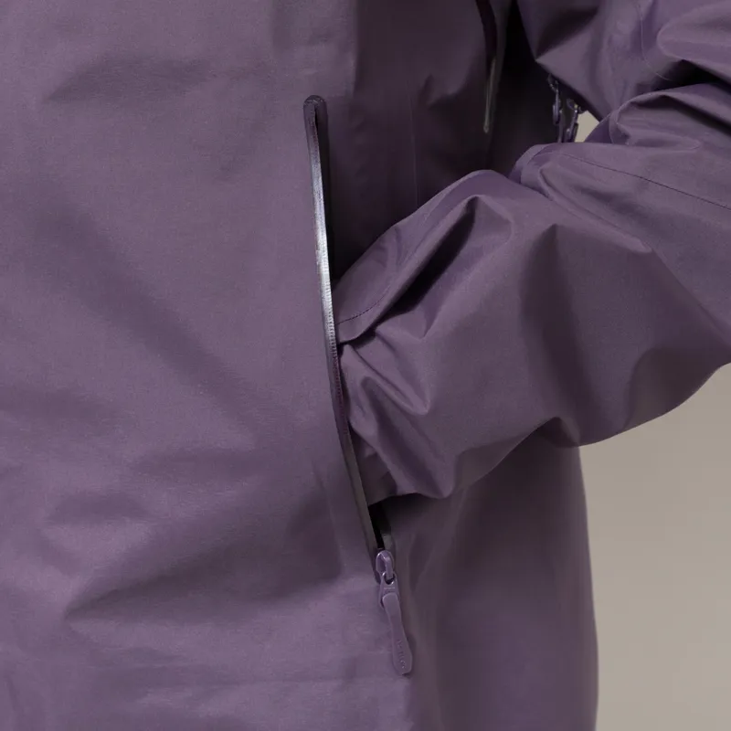 Arc'teryx Womens Beta SL GORE-TEX Jacket Moondrop-9