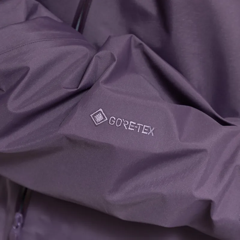 Arc'teryx Womens Beta SL GORE-TEX Jacket Moondrop-11