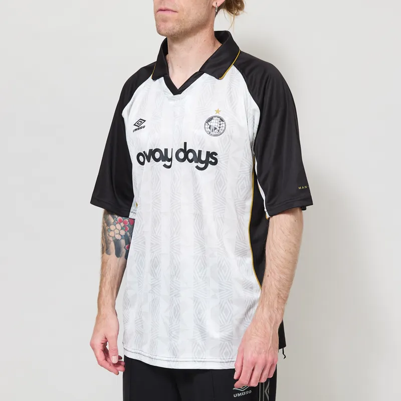 Umbro Panelled Football Jersey Brilliant White Black Gold-1