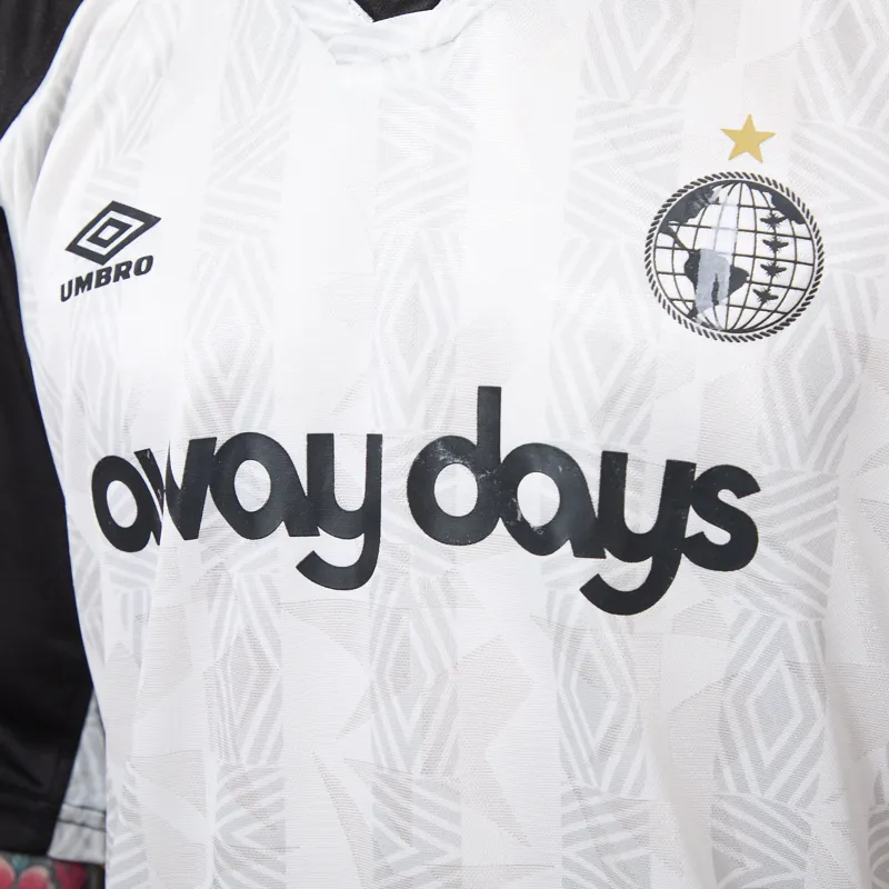 Umbro Panelled Football Jersey Brilliant White Black Gold-5
