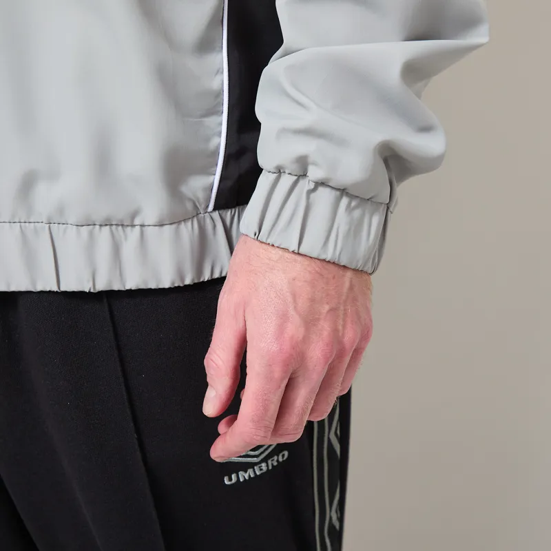 Umbro Panelled Sweat Neutral Grey Black White-8
