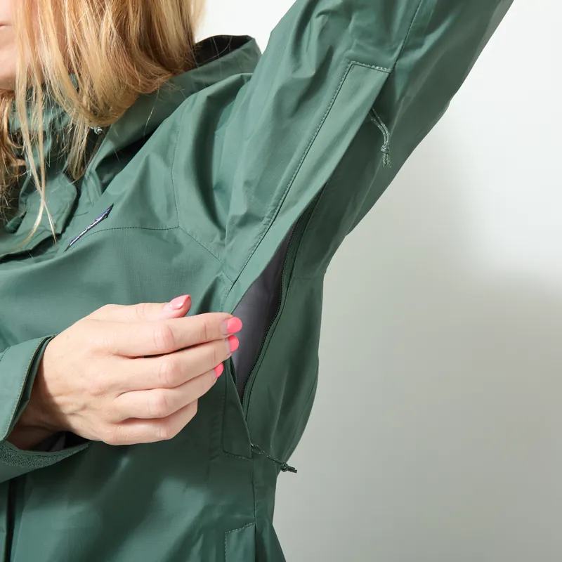 Patagonia Womens Torrentshell 3L Jacket Canopy Green-7