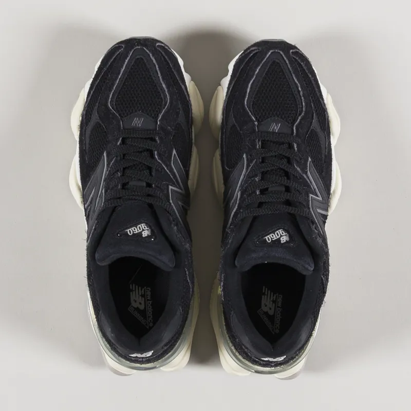New balance shop black shoes
