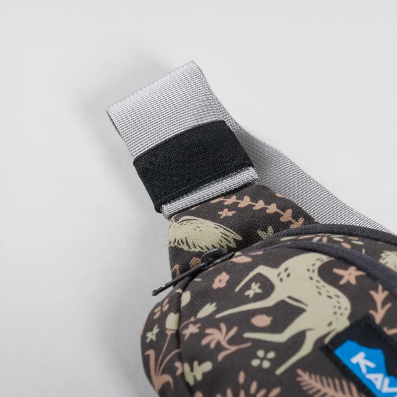 Kavu Womens Canvas Spectator Pack Whimsical Trail-7