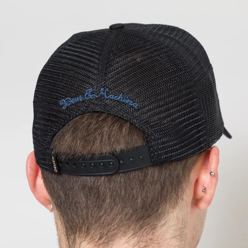Deus Ex Machina Pill Logo Trucker Black-4