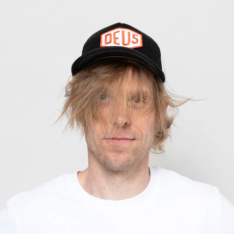 Deus Ex Machina Shield Luxx Trucker Black-1