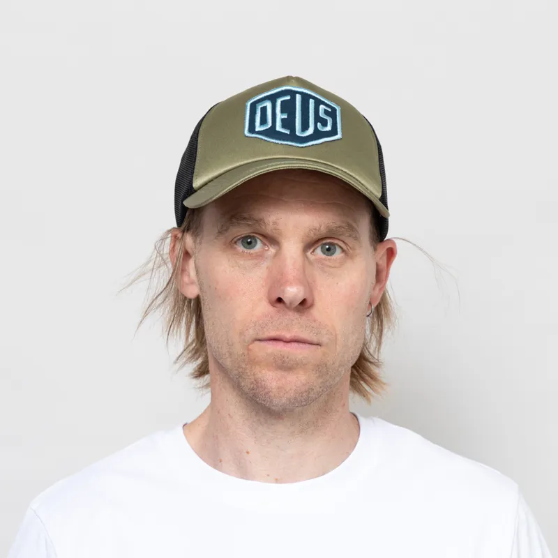 Deus Ex Machina Shield Luxx Trucker Khaki-1