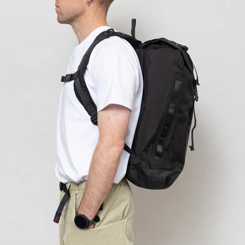 Deus Ex Machina Escapade Dry Backpack Black-2