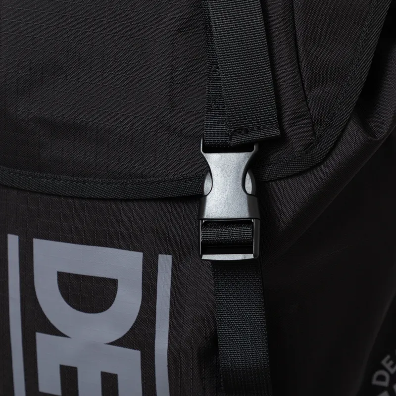 Deus Ex Machina Escapade Dry Backpack Black-12