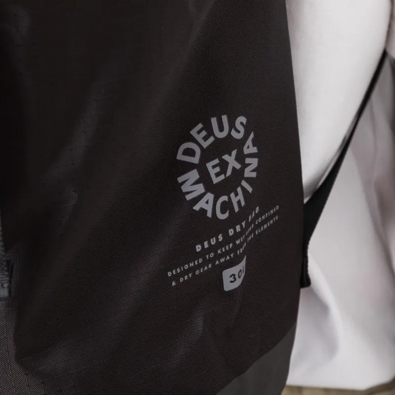 Deus Ex Machina Escapade Dry Backpack Black-11