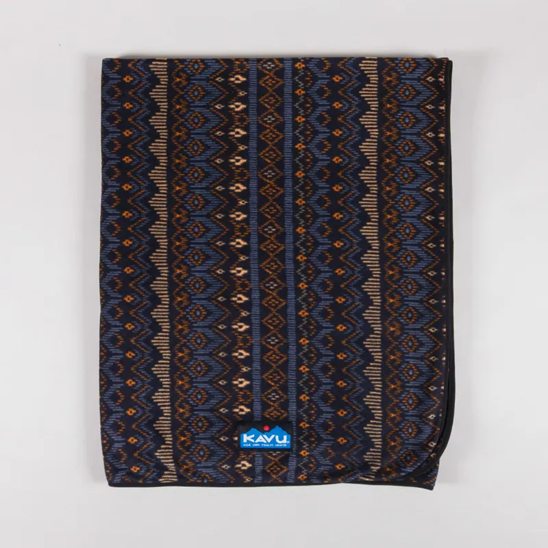 Kavu Doe Bay Fleece Blanket Chalet Holiday-1