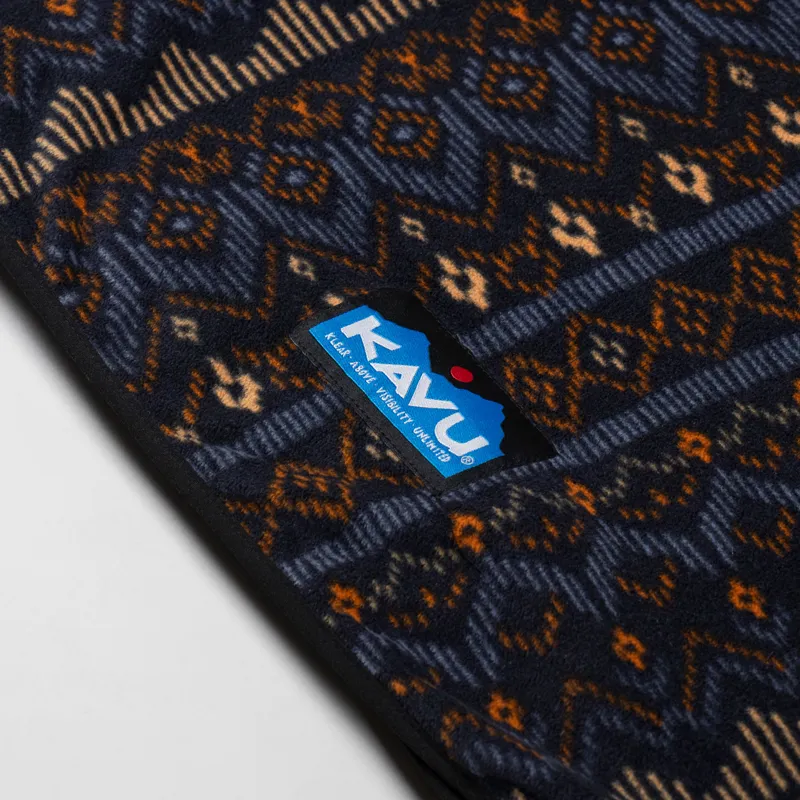 Kavu Doe Bay Fleece Blanket Chalet Holiday-2