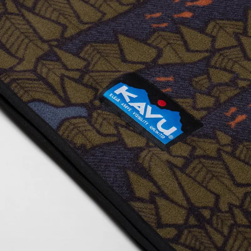 Kavu Doe Bay Fleece Blanket Sasquatch Night-2