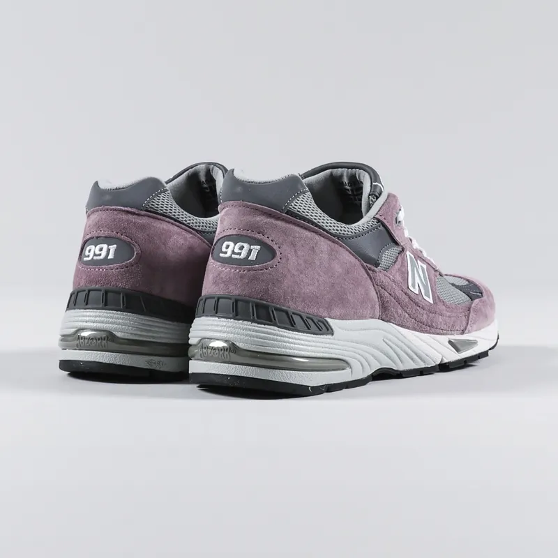 Mens pink deals new balance 99