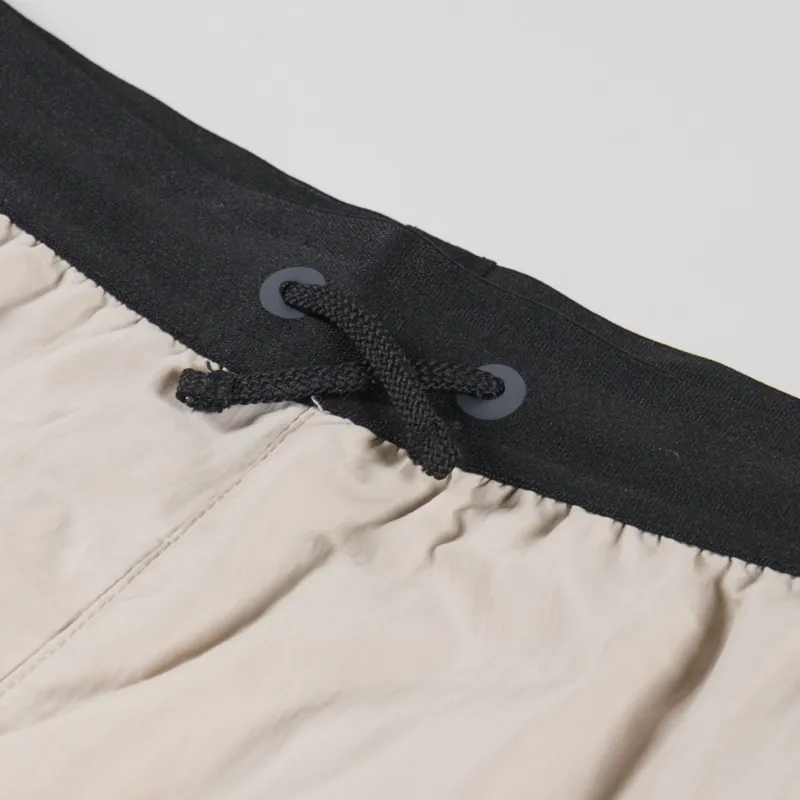 ACT Running ShellLight Shorts Beige-4
