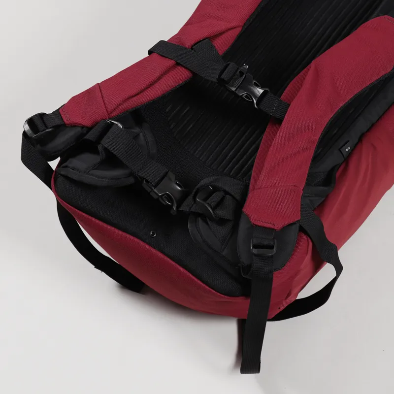 Osprey Archeon 25 Pack Mud Red-5