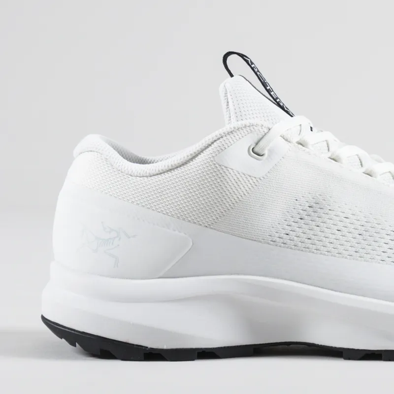 Arcteryx Mens Aerios Aura Shoes Silk White Black Trainers