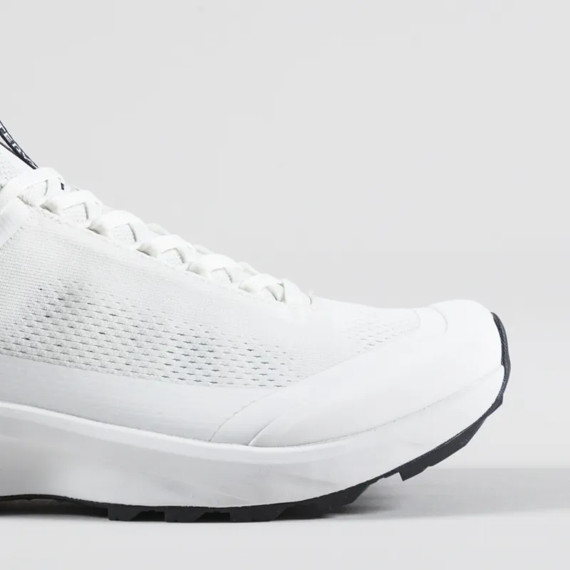 Arcteryx Mens Aerios Aura Shoes Silk White Black Trainers