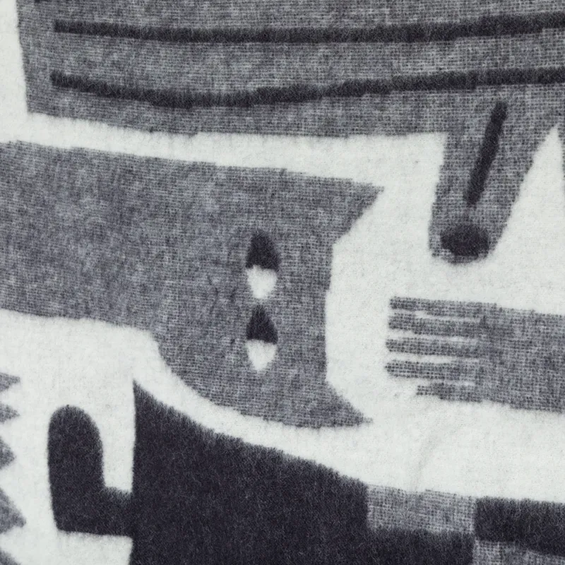 Donna Wilson Me And You Blanket Black Grey-7