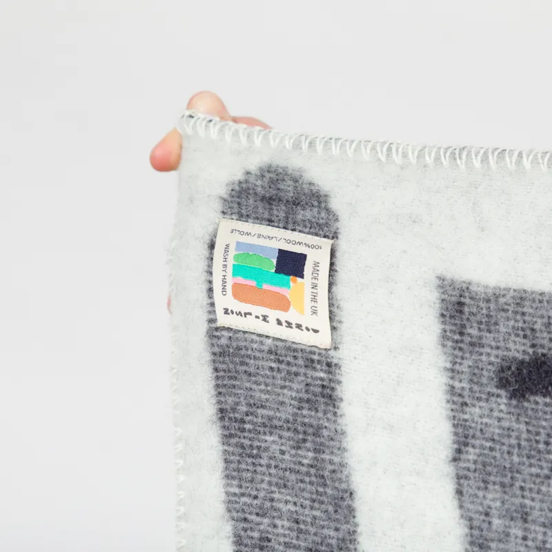 Donna Wilson Me And You Blanket Black Grey-8