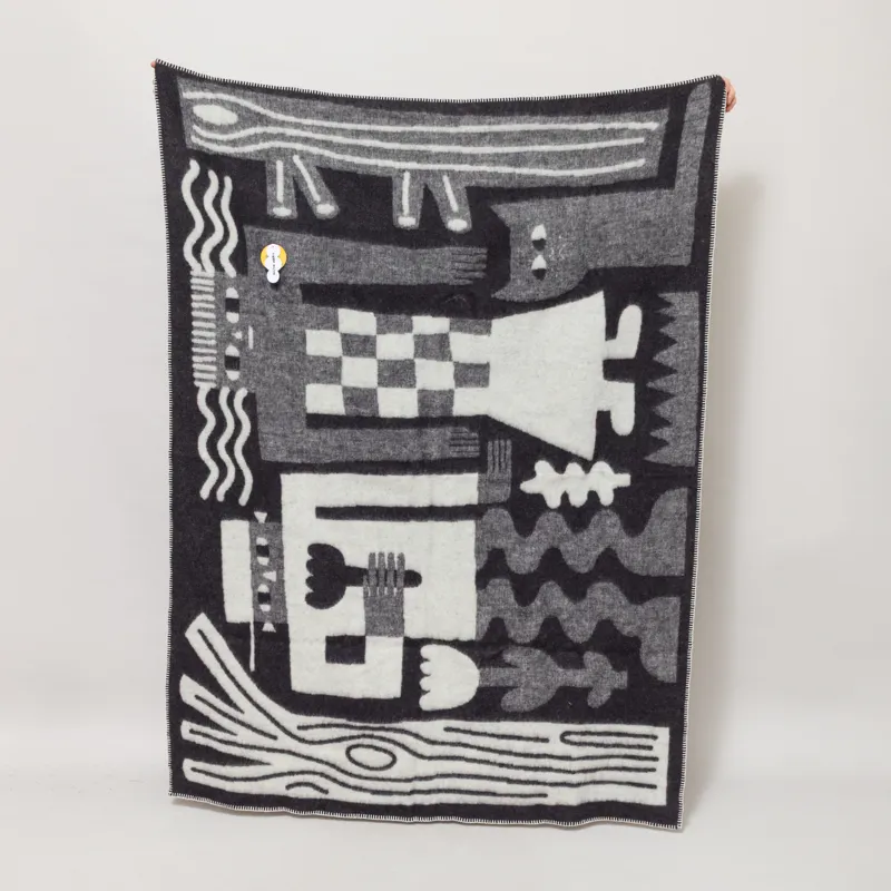 Donna Wilson Me And You Blanket Black Grey-1