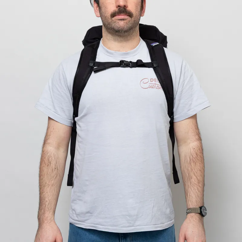 Patagonia Fieldsmith Lid Pack 28L Black-3