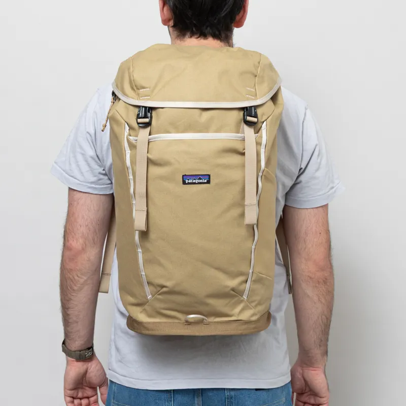 Patagonia Fieldsmith Lid Pack 28L Classic Tan