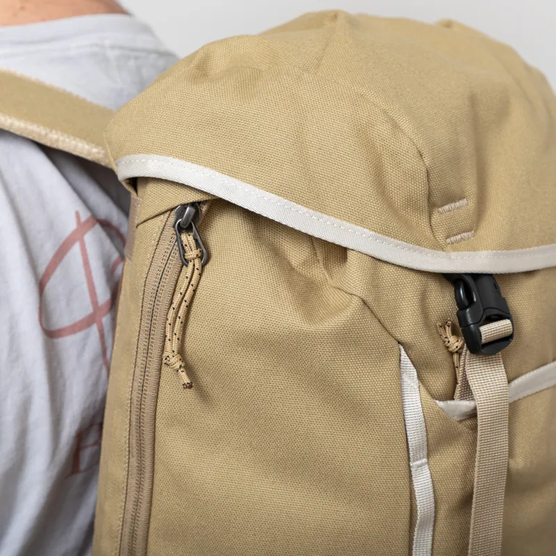 Patagonia Fieldsmith Lid Pack 28L Classic Tan-9