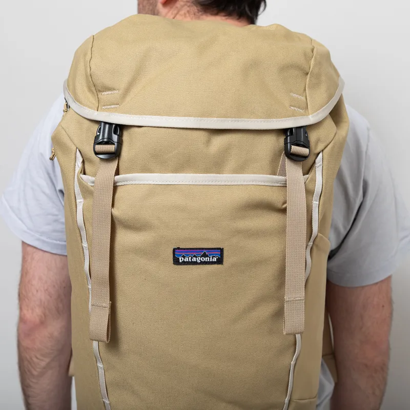 Patagonia Fieldsmith Lid Pack 28L Classic Tan-8