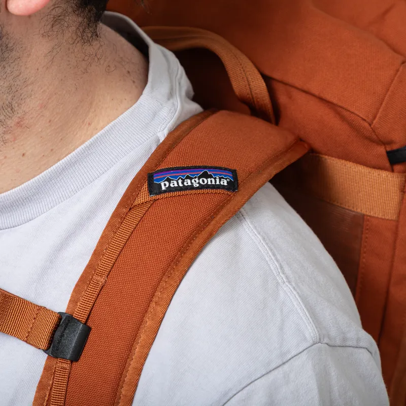 Patagonia Fieldsmith Lid Pack 28L Robin Brown-12