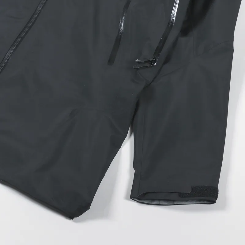 Arc'teryx Beta Long GORE-TEX Jacket Black-6