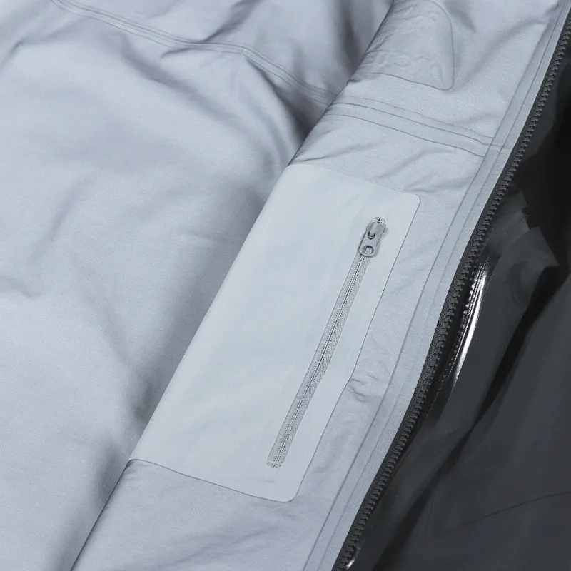 Arc'teryx Beta Long GORE-TEX Jacket Black-9