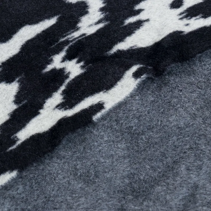 Fred Perry Womens Amy Zebra Scarf Ecru-4