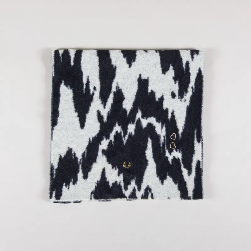 Fred Perry Womens Amy Zebra Scarf Ecru-2