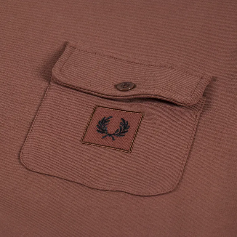 Fred Perry Crewneck Sweatshirt Badge Whisky Brown-4