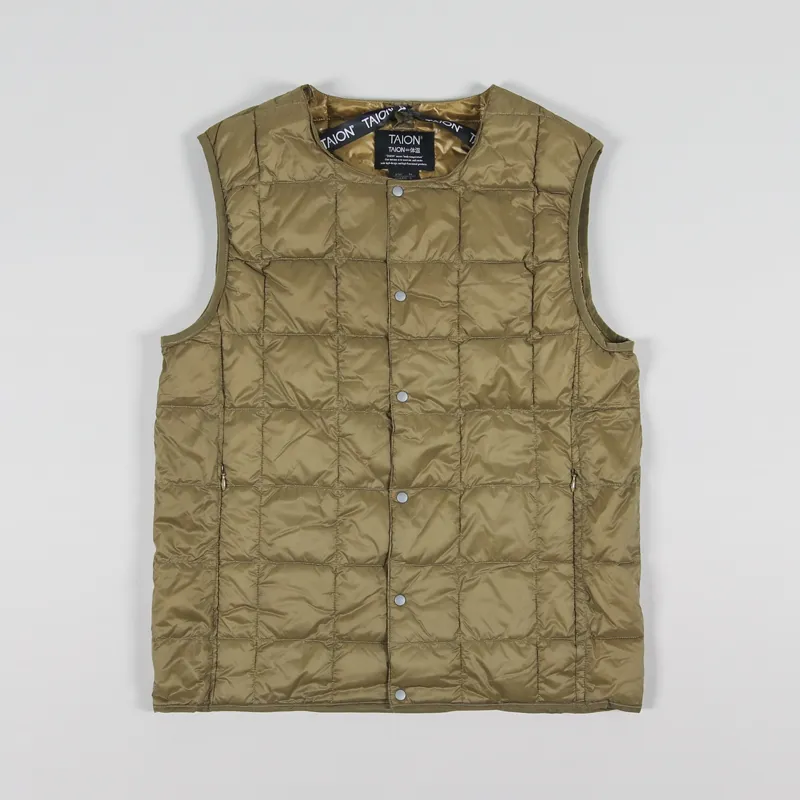 Taion Crew Neck Button Down Vest Beige