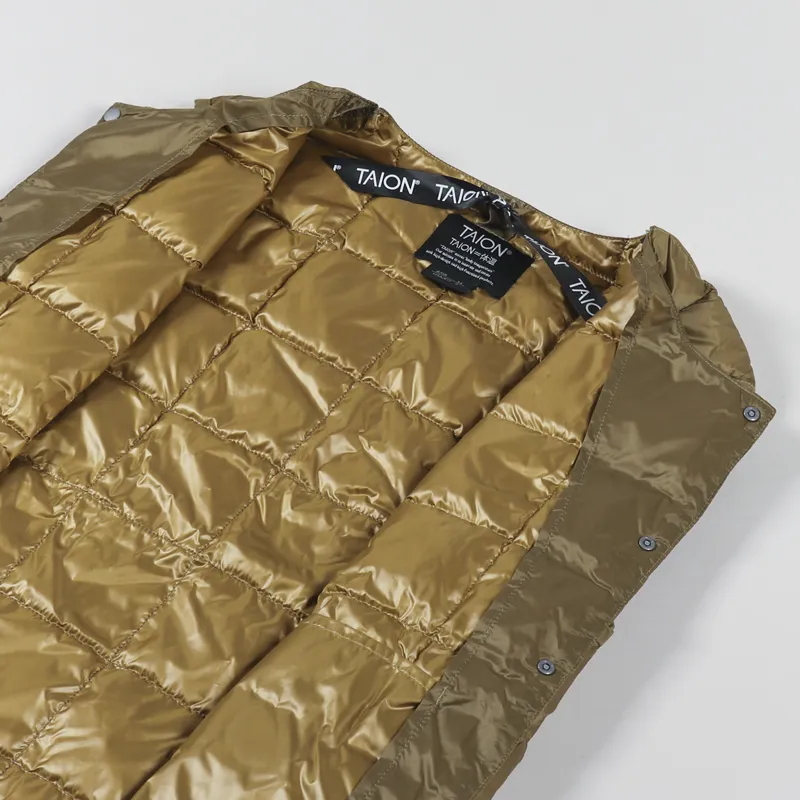 Taion Crew Neck Button Down Vest Beige-5