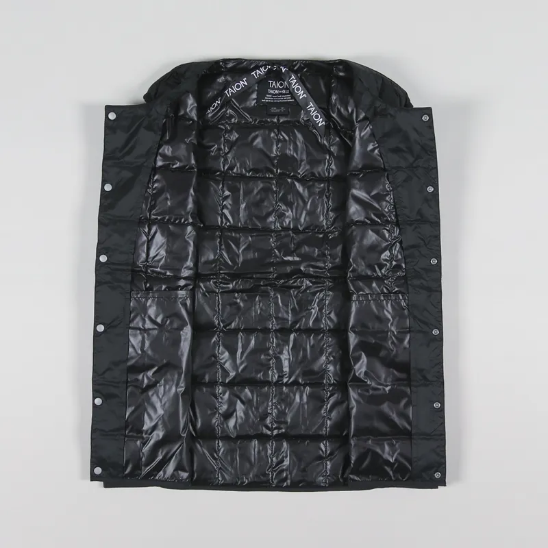 Taion Crew Neck Button Down Vest Black-2
