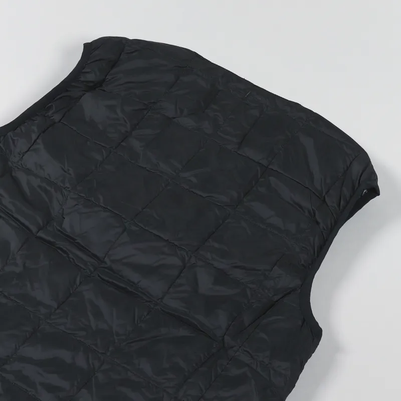 Taion Crew Neck Button Down Vest Black-6