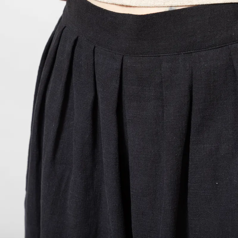 Kate Sheridan Womens Linen Pleat Play Shorts Black-5
