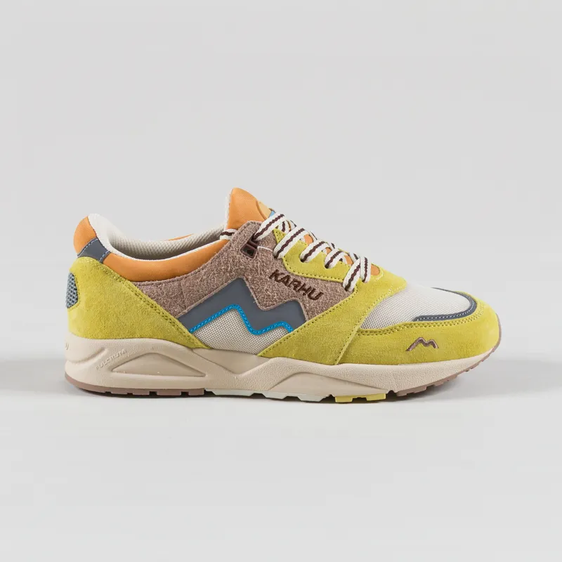 Karhu Aria 95 Shoes Cream Gold Warm Taupe-2
