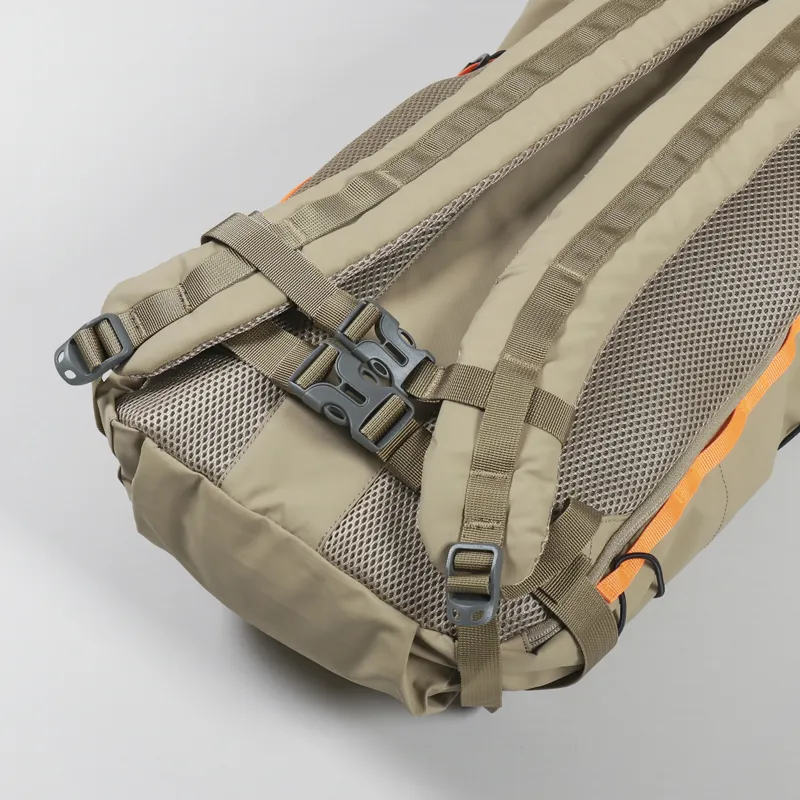 Elliker Wharfe Flap Over Backpack 22L Sand-5