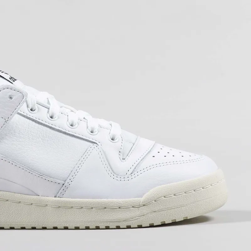 adidas originals forum 84 low trainers in off white