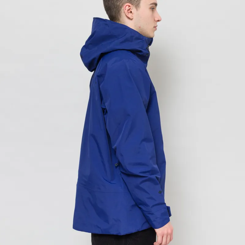 Goldwin GORE-TEX 2L Jacket Deep Blue-4