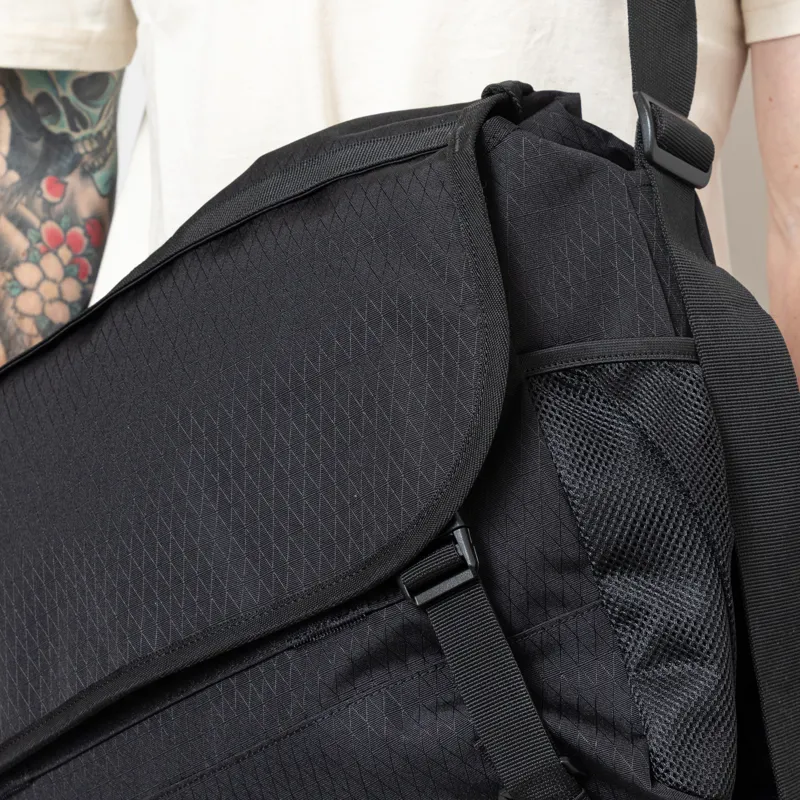 Gramicci Messenger Bag Black-10