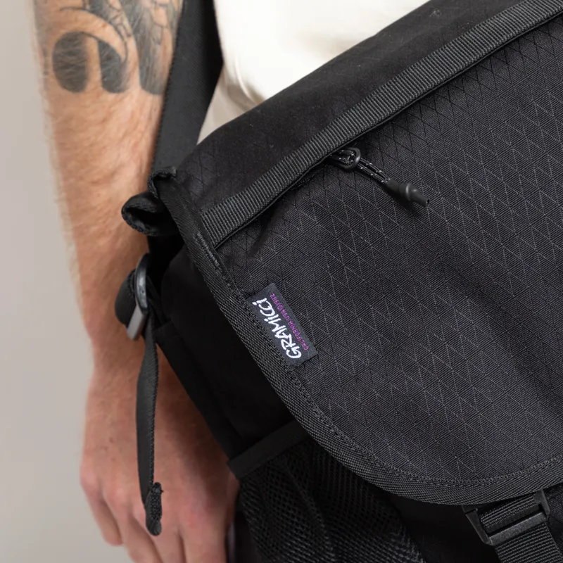 Gramicci Messenger Bag Black-9