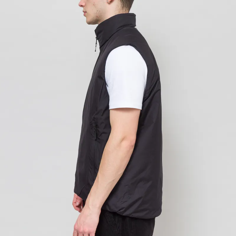 Goldwin GORE-TEX WINDSTOPPER Vest Black-2